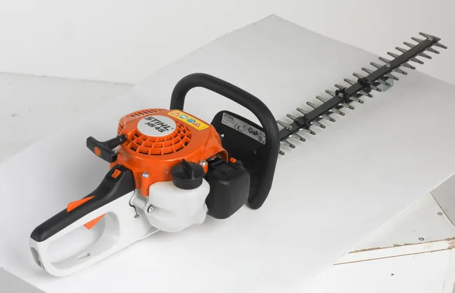 Taille-haie à essence STIHL HS45, 27.2 cm³ L.60 cm – Image 3